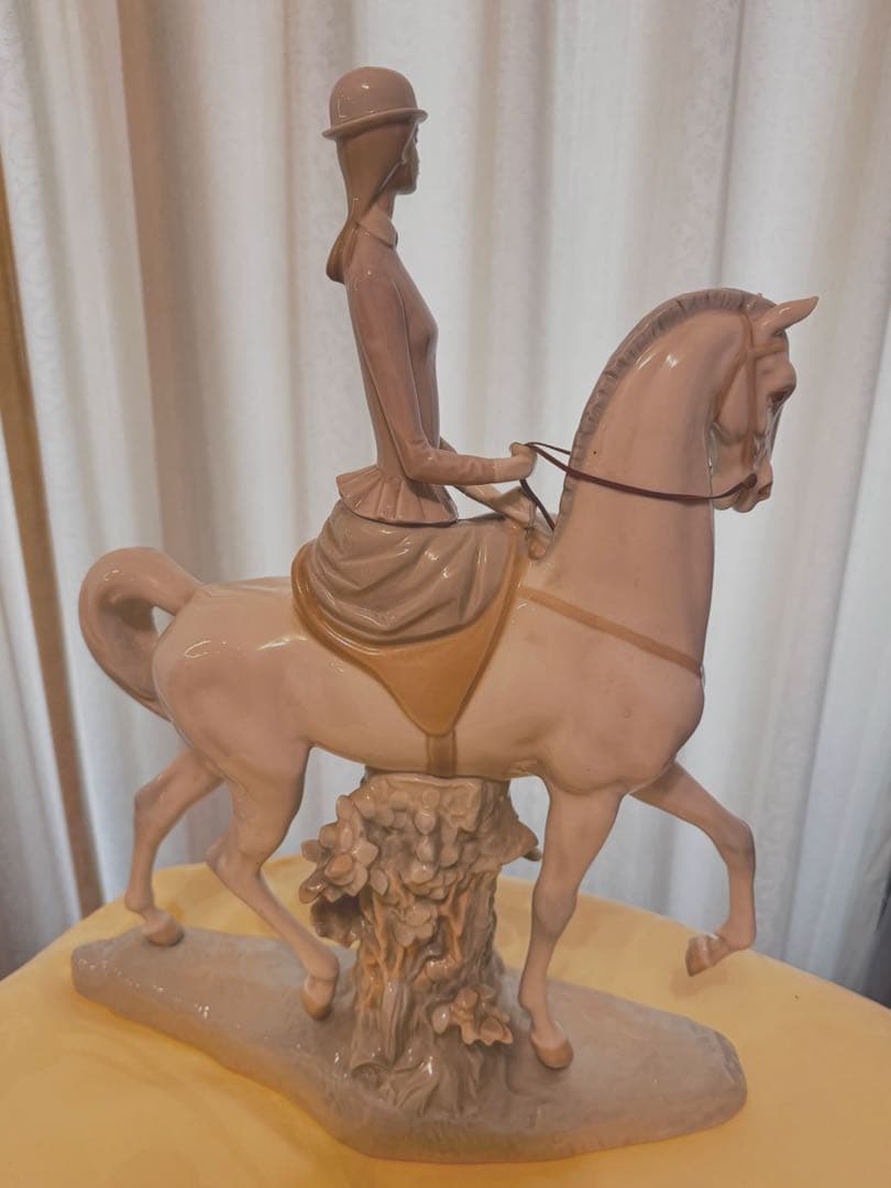 【ヨシカネ】LLADRO リヤドロ　馬に乗る女性　陶器