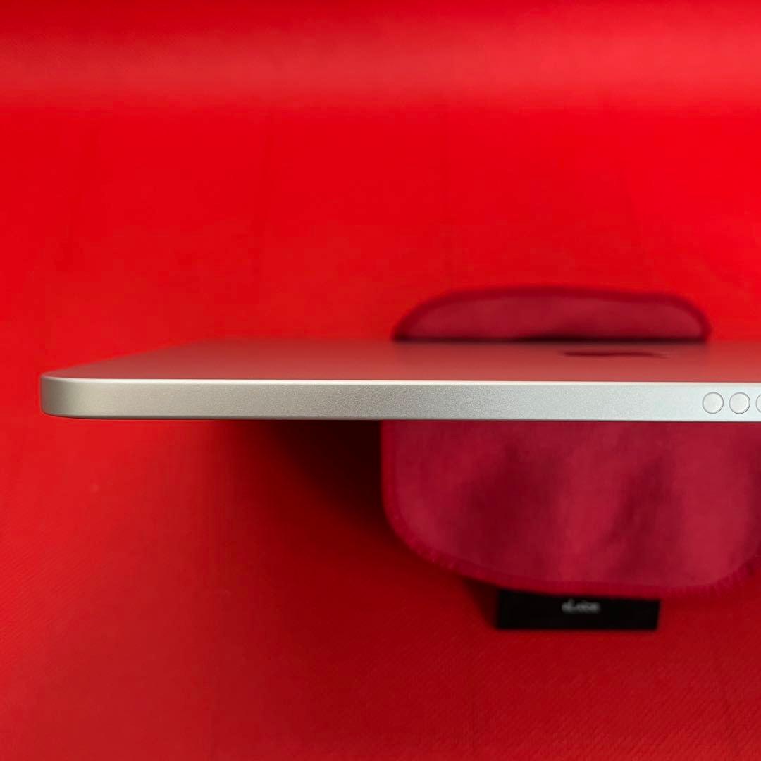 【極美品】iPad A16 256GB　シルバー　11インチ　Wi-Fiモデル