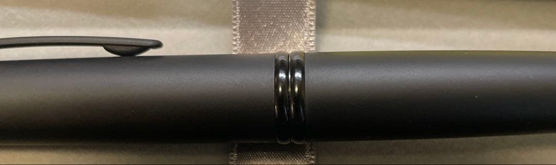 キャップレス万年筆　マットブラック　パイロット　EF