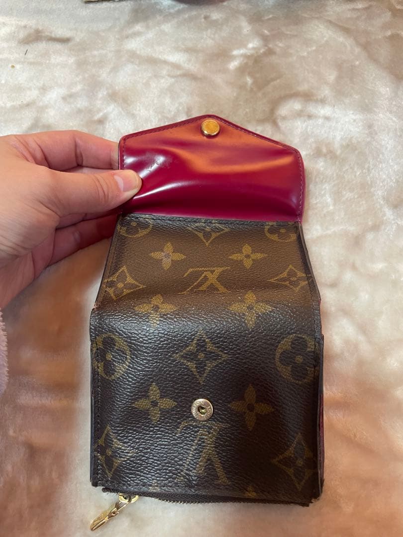 ルイヴィトン ポルトフォイユ ゾエ M62932 フューシャ 三つ折り財布