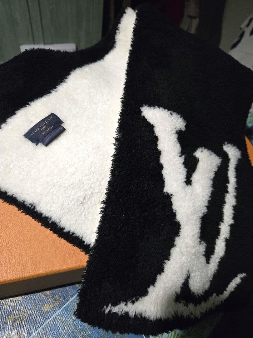 ルイヴィトン ムートン マフラー コンフィ モノグラム 2点セットも！