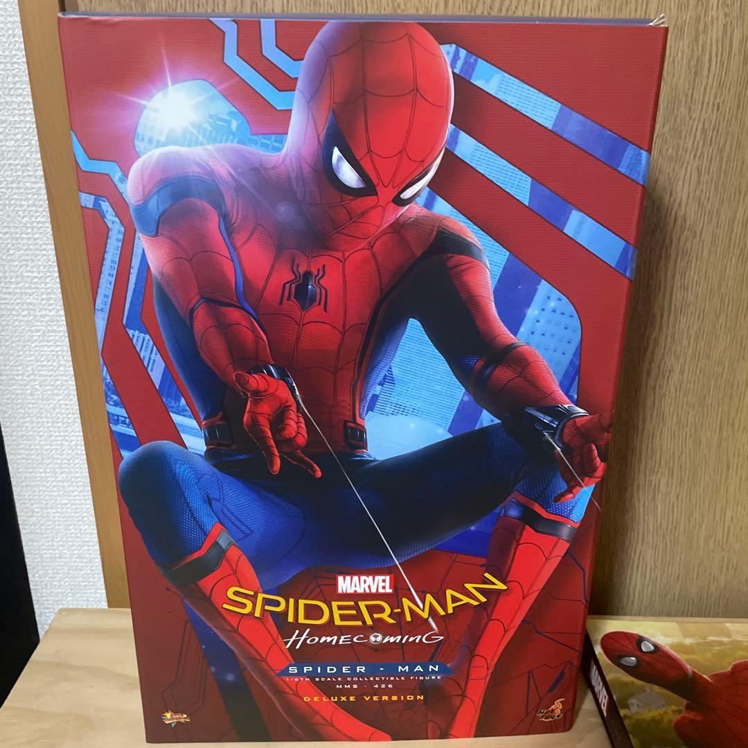 ホットトイズ　スパイダーマンホームカミングデラックス版　フィギュアとアートブック