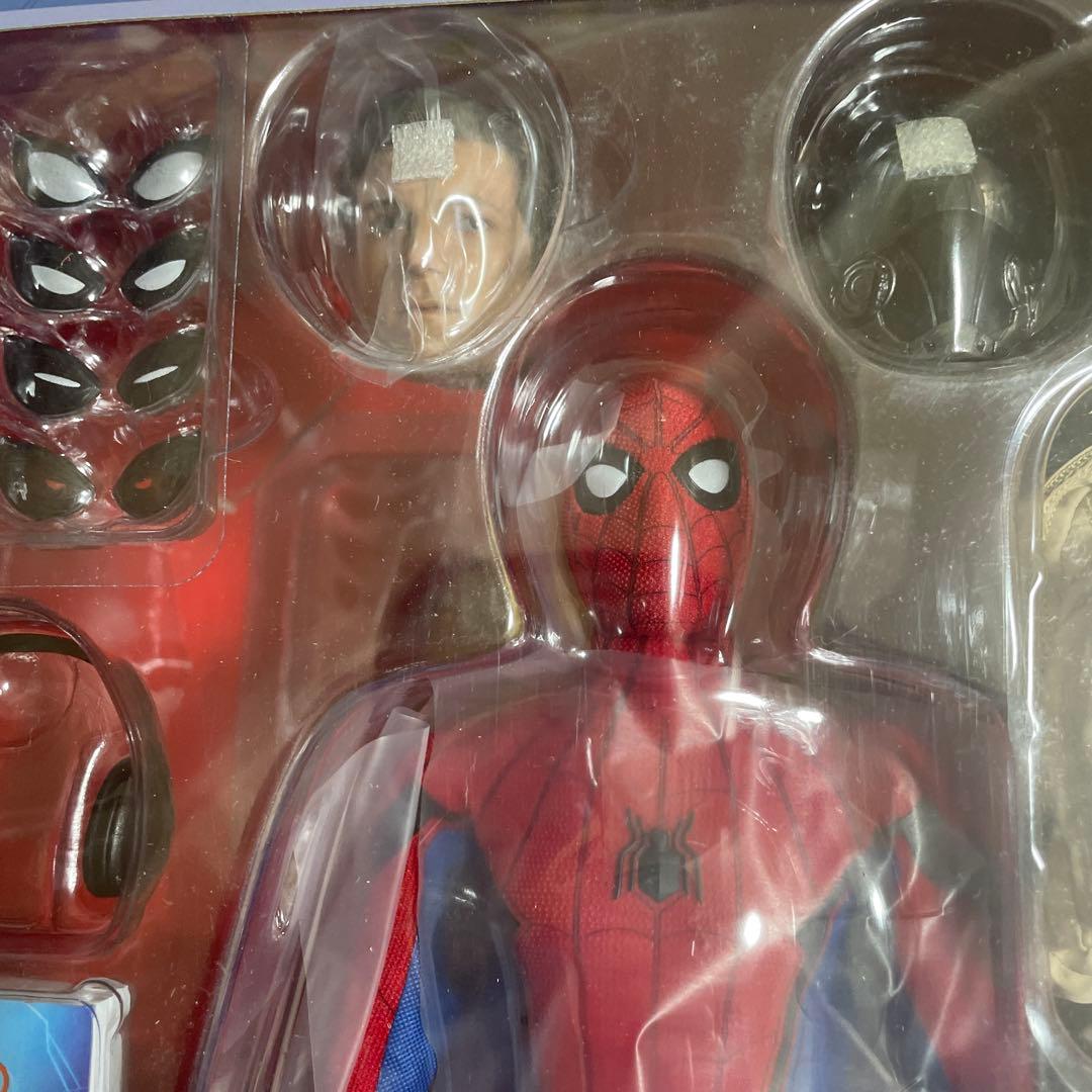ホットトイズ　スパイダーマンホームカミングデラックス版　フィギュアとアートブック