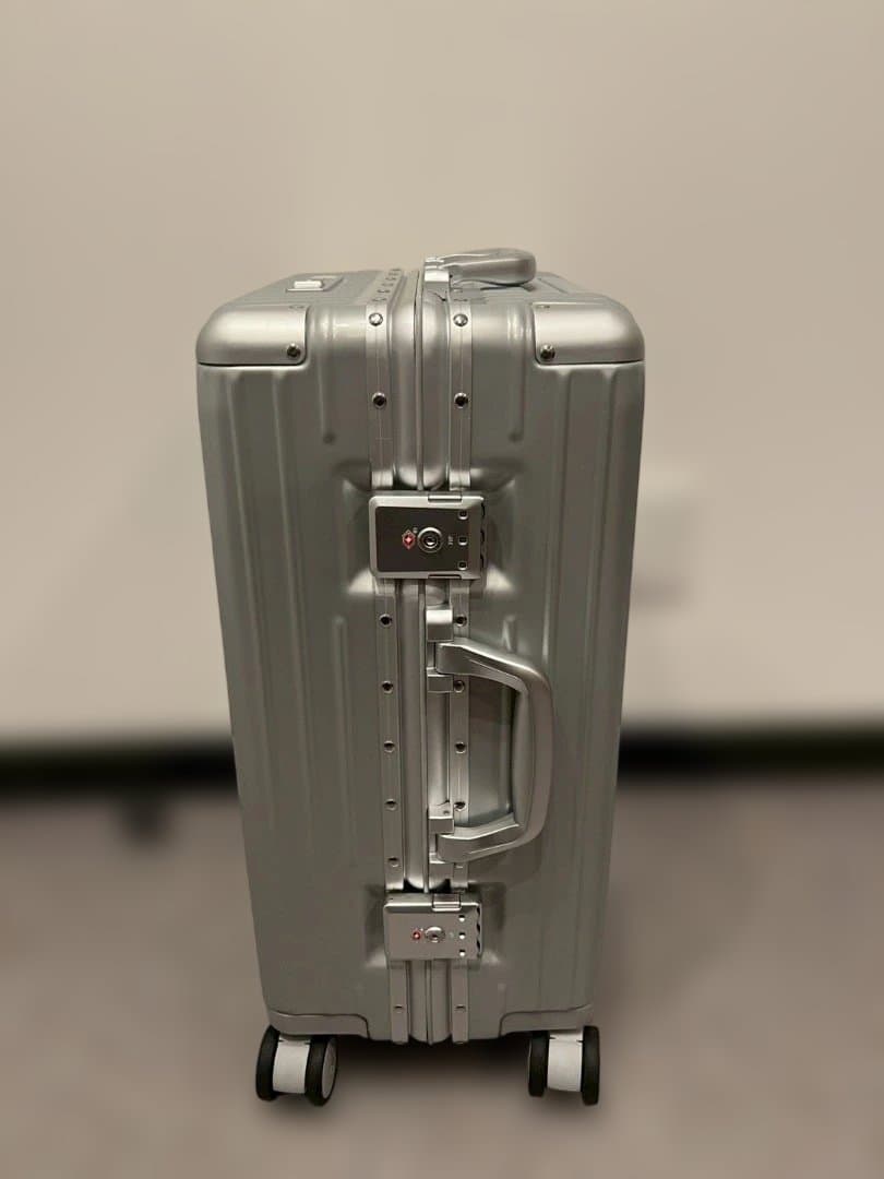 多機能キャリーケース【エナメルシルバーS】B27