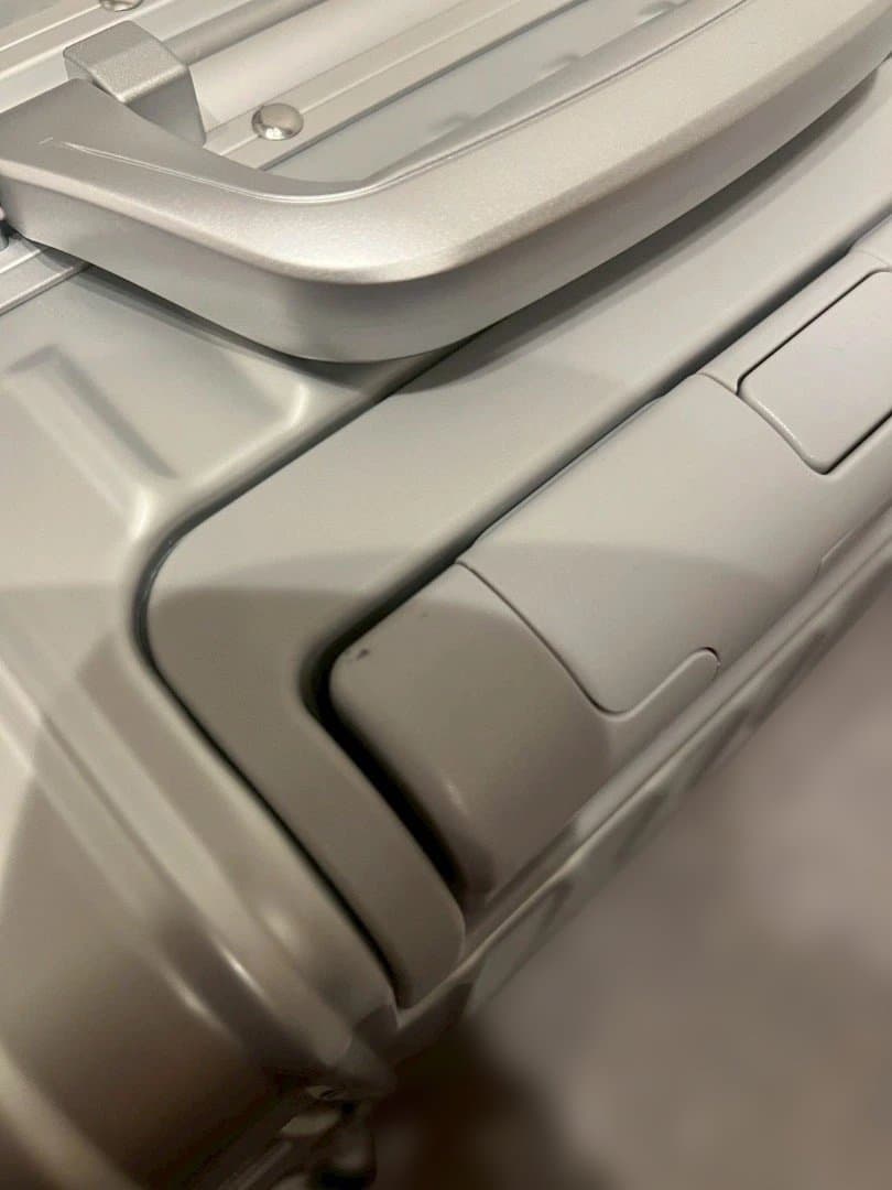 多機能キャリーケース【エナメルシルバーS】B27