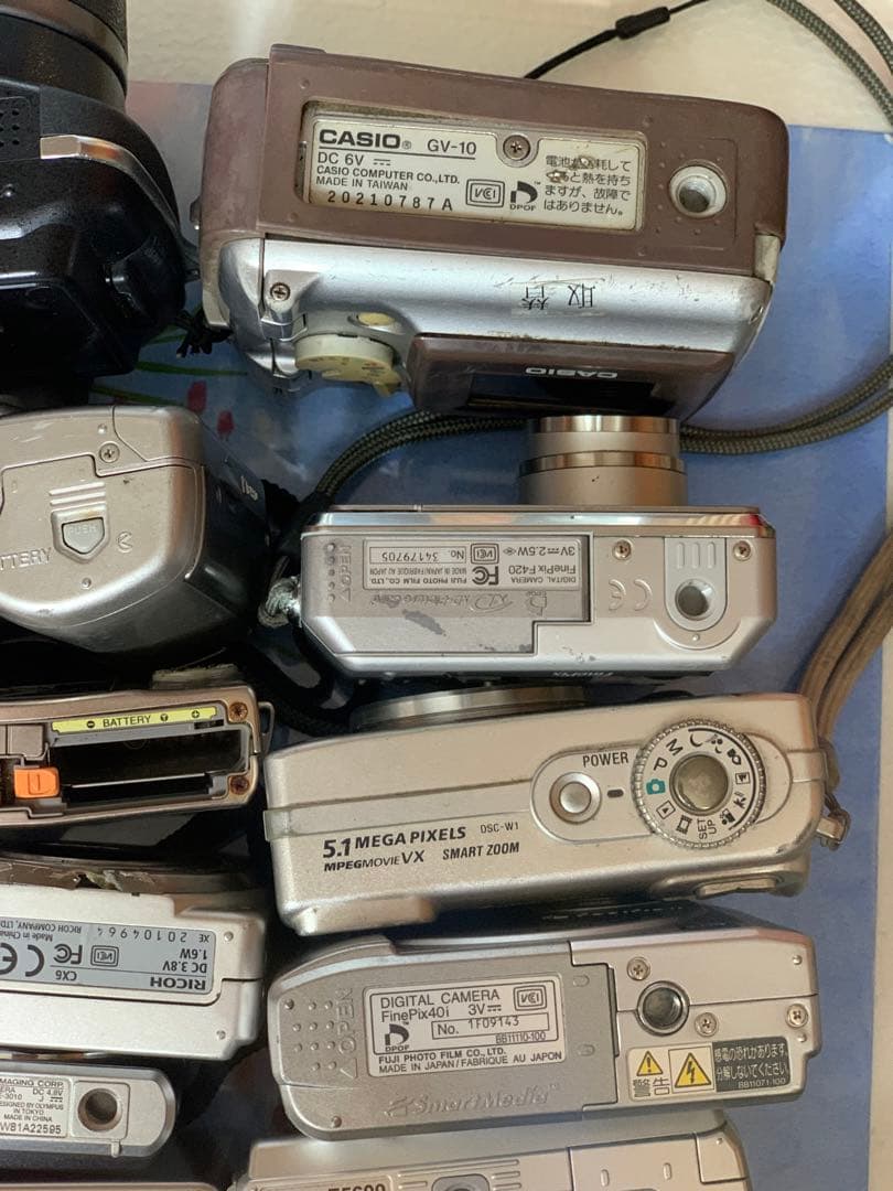 ニコン、オリンパス、リコー、ペンタックス、ファインピックスカメラ