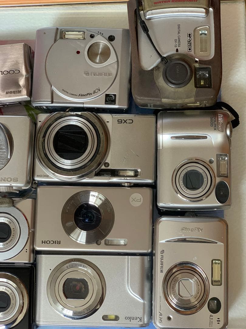 ニコン、オリンパス、リコー、ペンタックス、ファインピックスカメラ