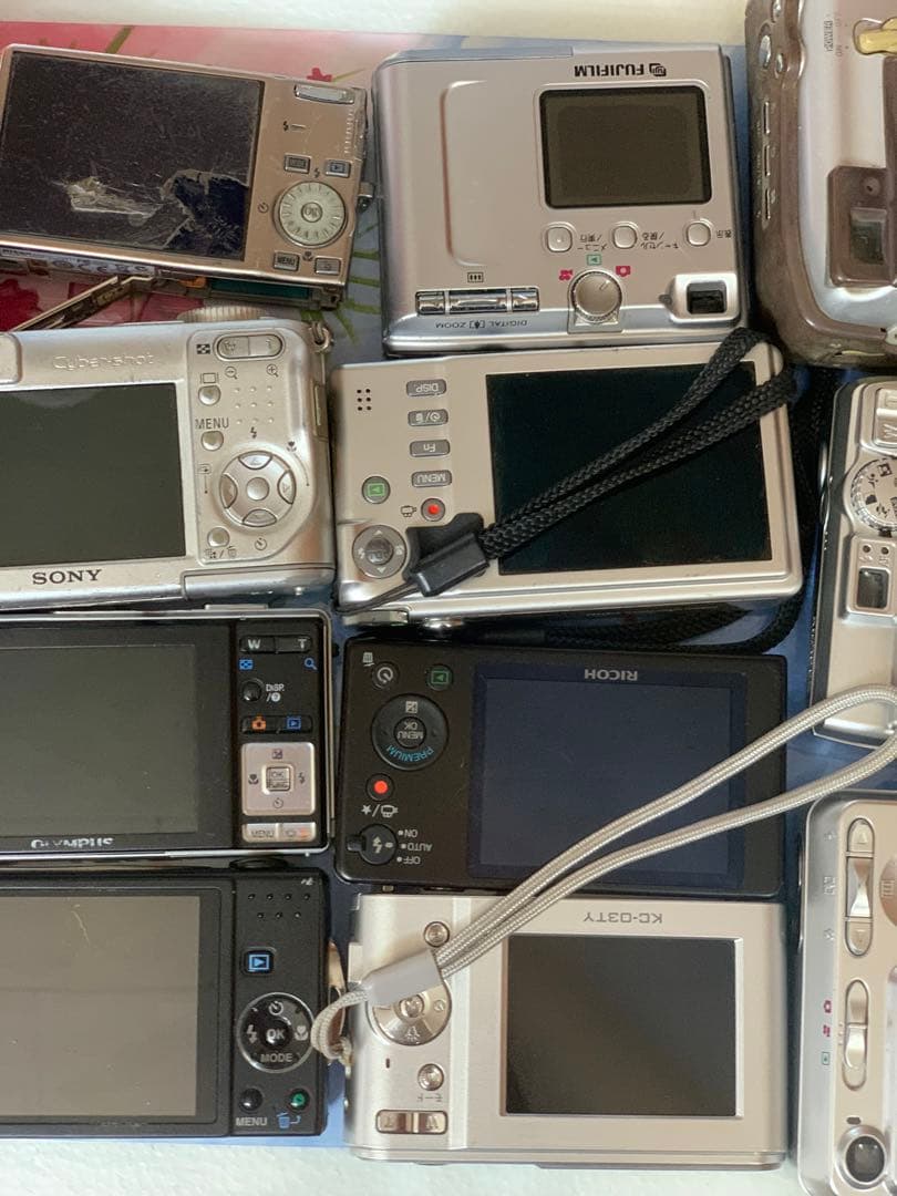 ニコン、オリンパス、リコー、ペンタックス、ファインピックスカメラ