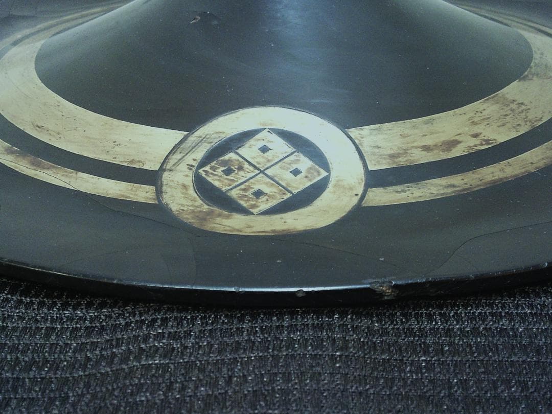 【陣笠　金彩線状文　家紋　年代物・N21・武具甲冑 】刀装具　縁頭 鍔目貫　外装