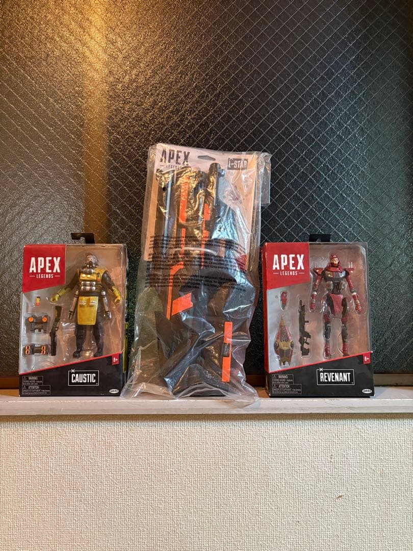 APEX LEGENDS Caustic & Revenant フィギュアセット