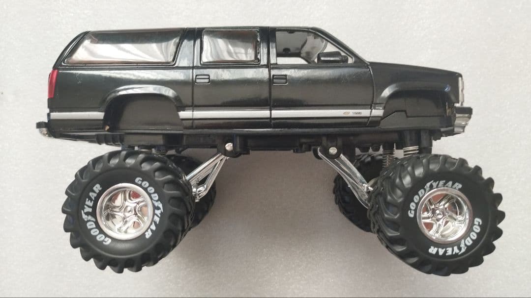 シボレーモンスターバン　ミニカー