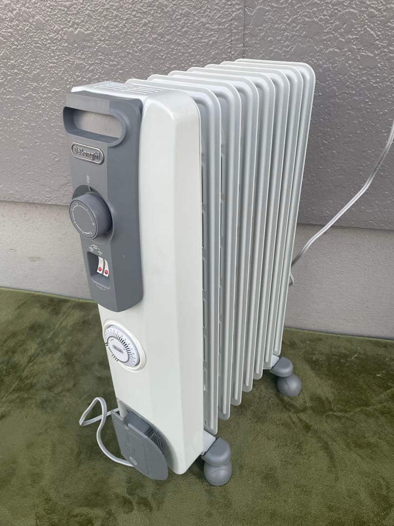 DeLonghi オイルヒーター ホワイト　デロンギ