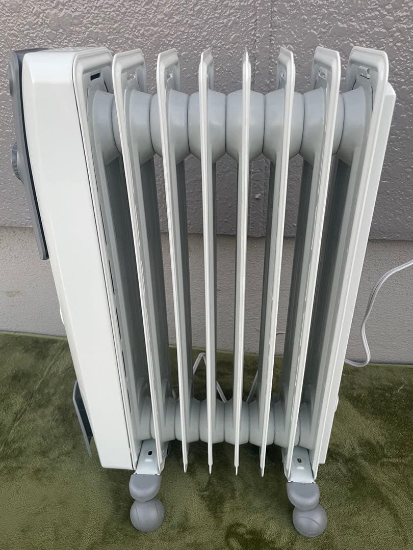 DeLonghi オイルヒーター ホワイト　デロンギ