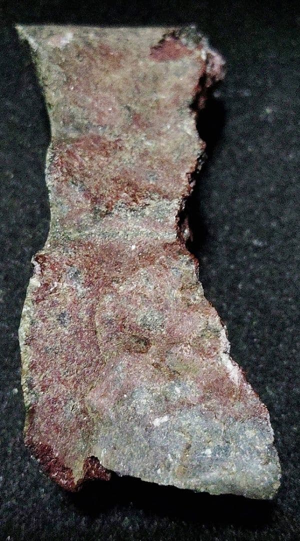 ★サーペンティン原石★赤蛇紋岩【入りコン沢・カチ割・110ｇ】