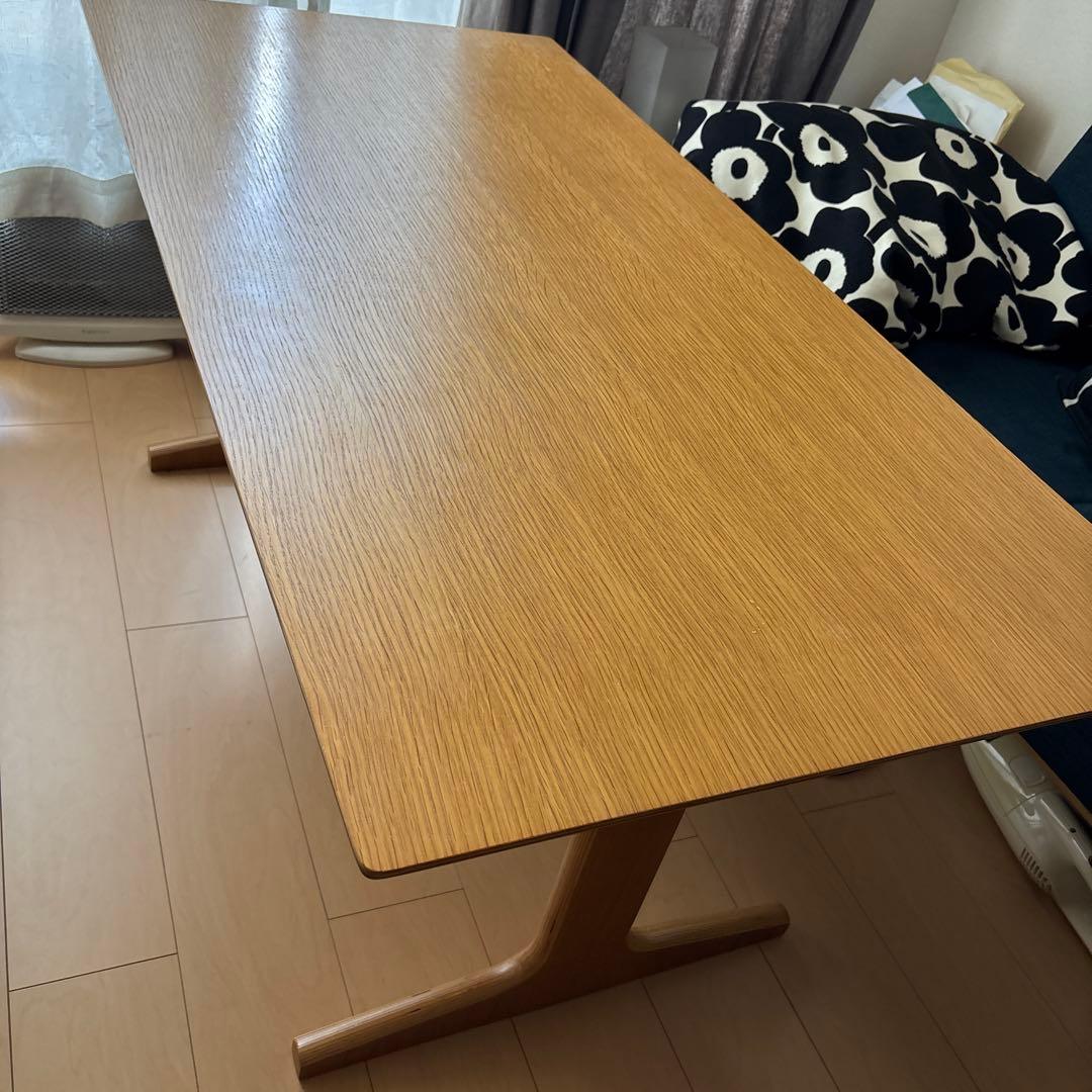 無印　リビングでもダイニングでも使えるテーブル