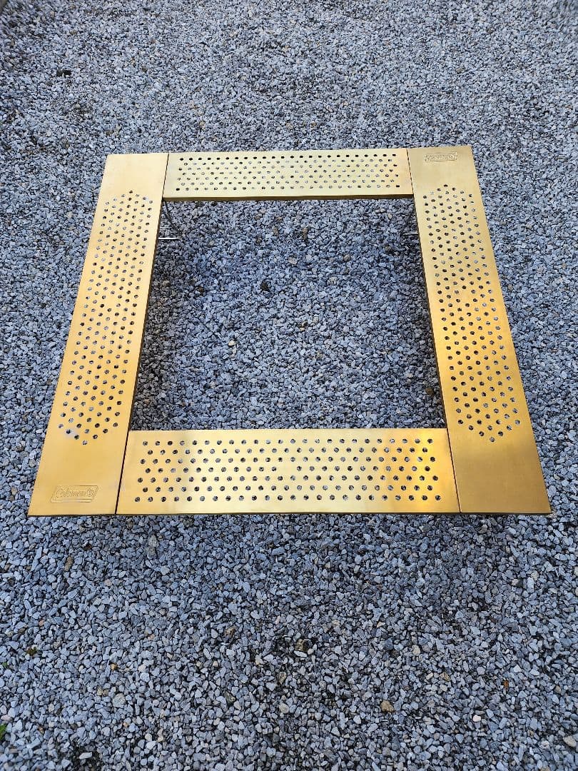 Coleman ファイヤープレイステーブル　限定色ゴールド 囲炉裏テーブル