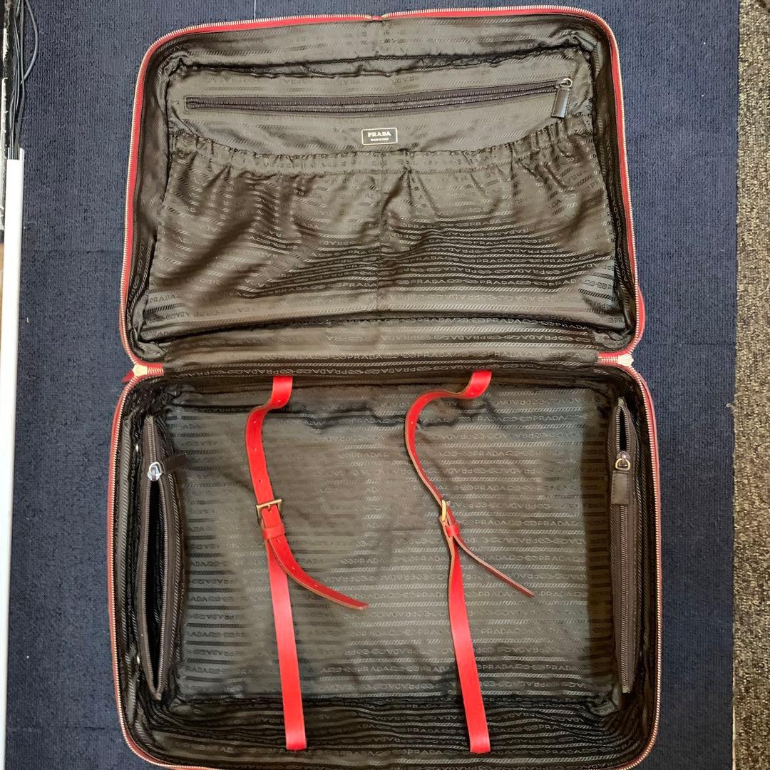 プラダ　PRADA トラベルバッグ　旅行用　スーツケース　赤　レッド　プレート