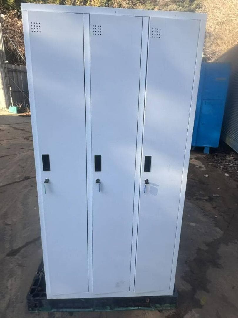業務用　従業員用ロッカー ホワイト 6人用 鍵付き