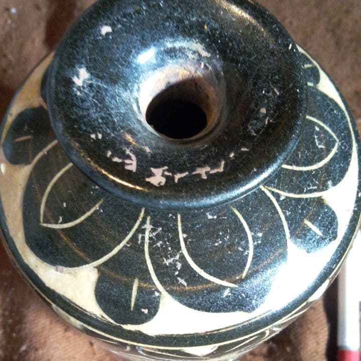 中国陶磁器　磁州窯　彫り絵　筒型壺