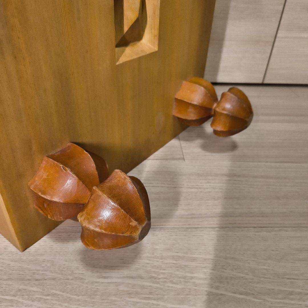 【囲碁 足付 高級碁盤】貴重 極厚 5寸6分 本榧 天地柾目 へそ有り