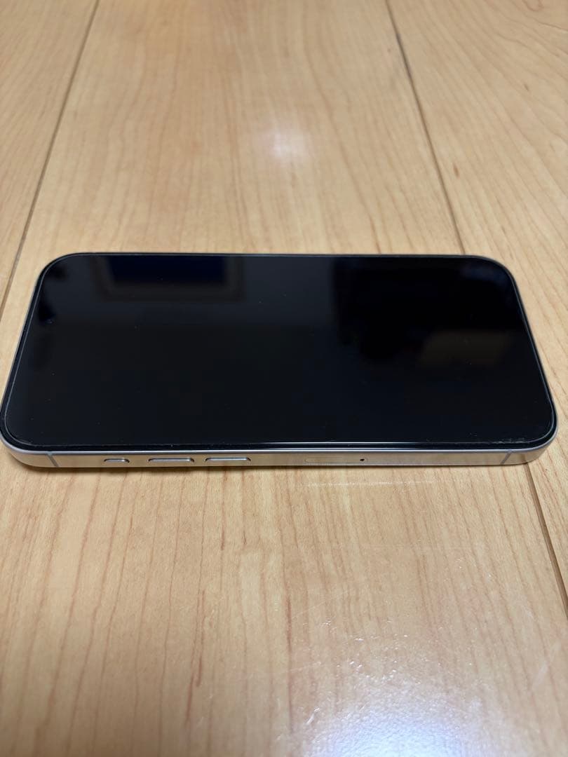 iPhone 15 Pro ナチュラルチタニウム 256GB 本体