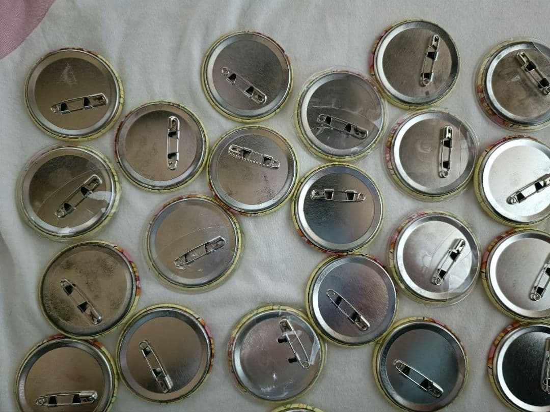 すとぷり　るぅと　缶バッチ　るとわん　僕と君の秘密基地　デフォ