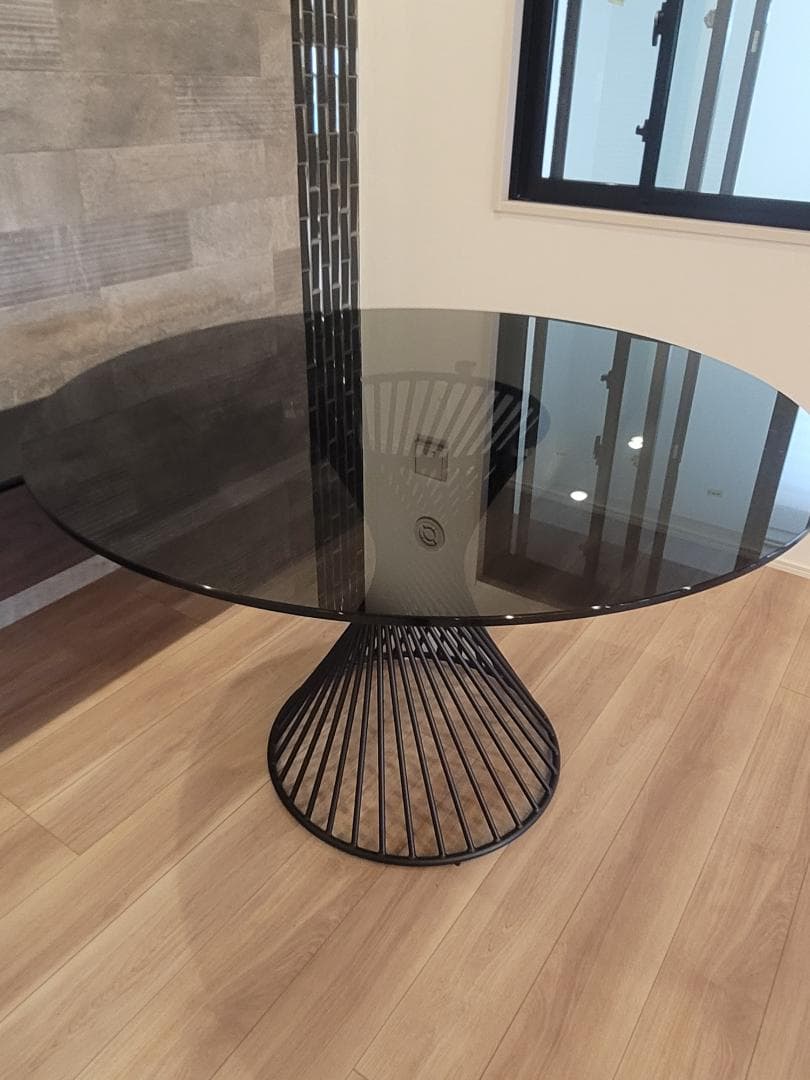 ダイニングテーブル◆円形◆ガラス天板◆天板直径120cm◆モデルルーム展示品