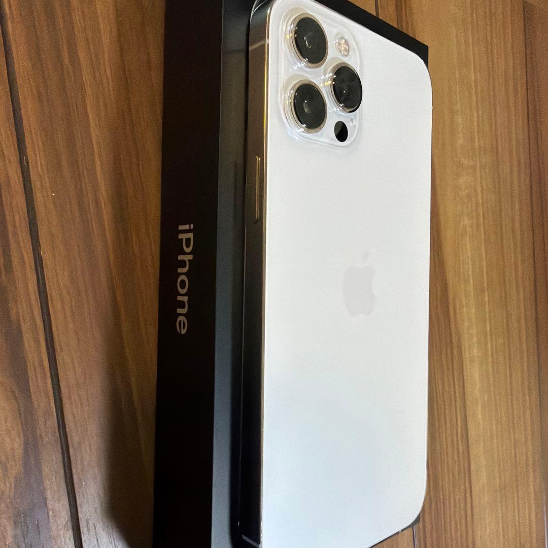 美品　Apple iPhone 12 Pro maxシルバー