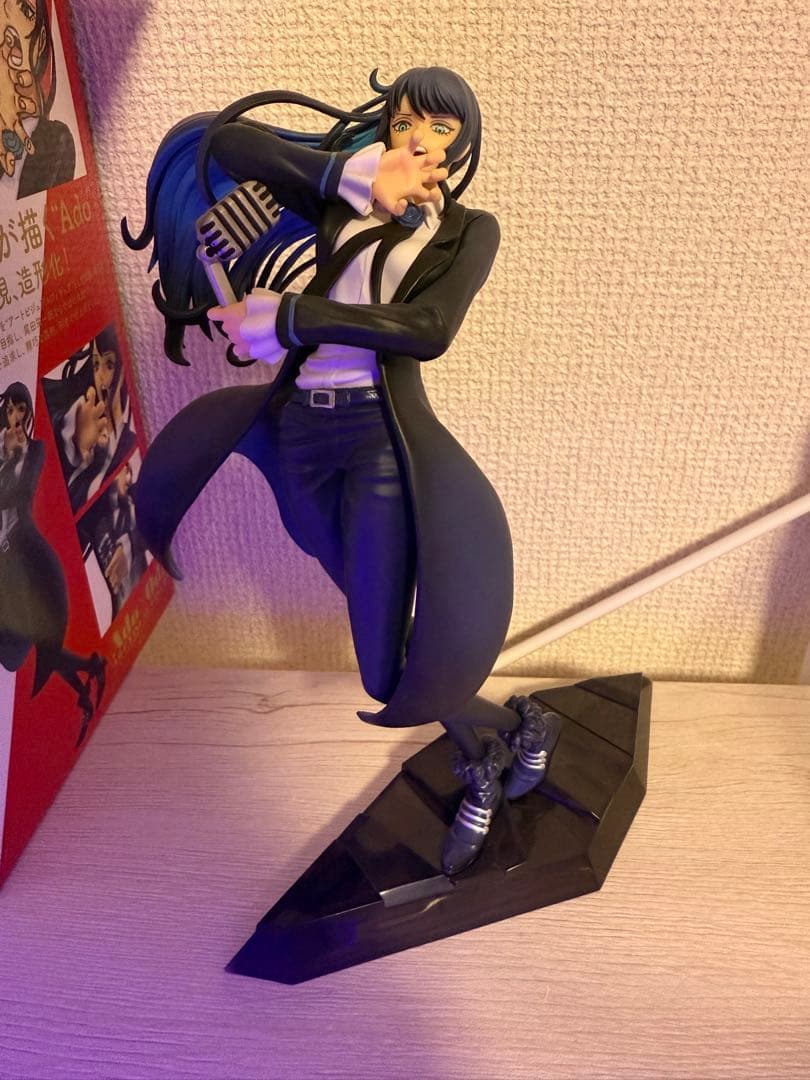 Ado ワンピース　フィギュア