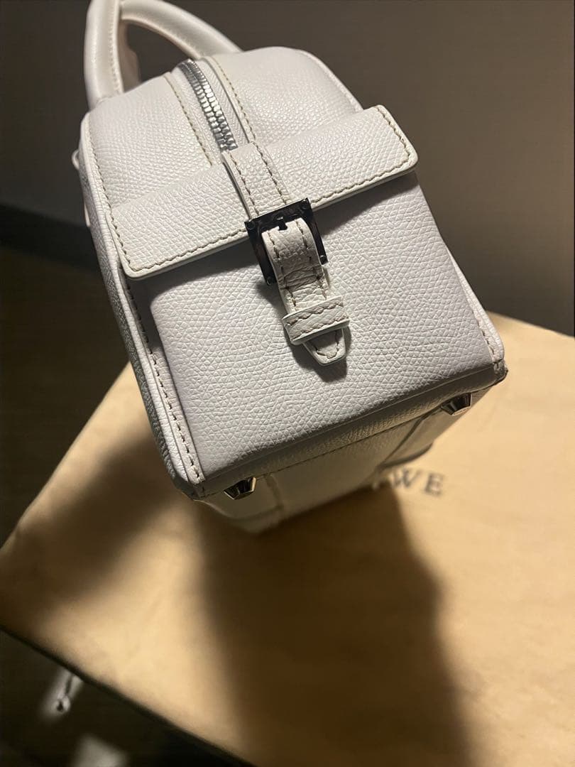 LOEWE トラベラー ボーリングバッグ ハンドバッグホワイト