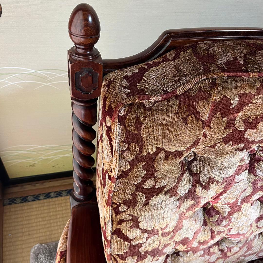 9/10日まで。配送・設置費用込み　商品代500円　　肘掛付き　3人掛けソファー