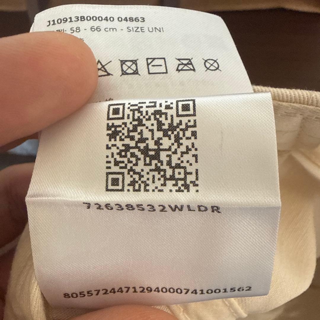 MONCLER 刺繍ロゴキャップ クリーム ベージュ