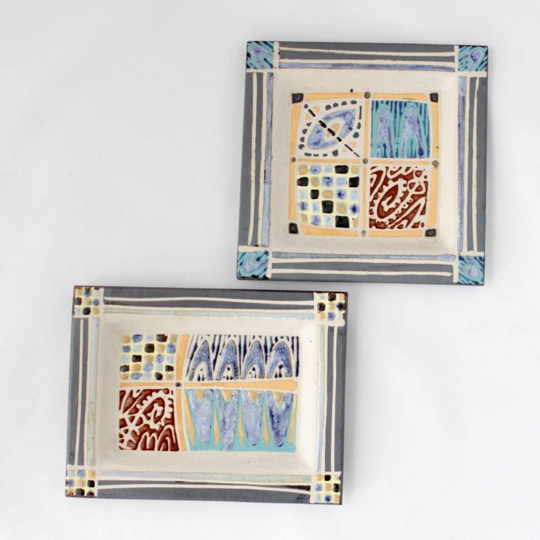 スペインバルセロナ出身の陶芸作家のハンドメイドトレイ　2種類