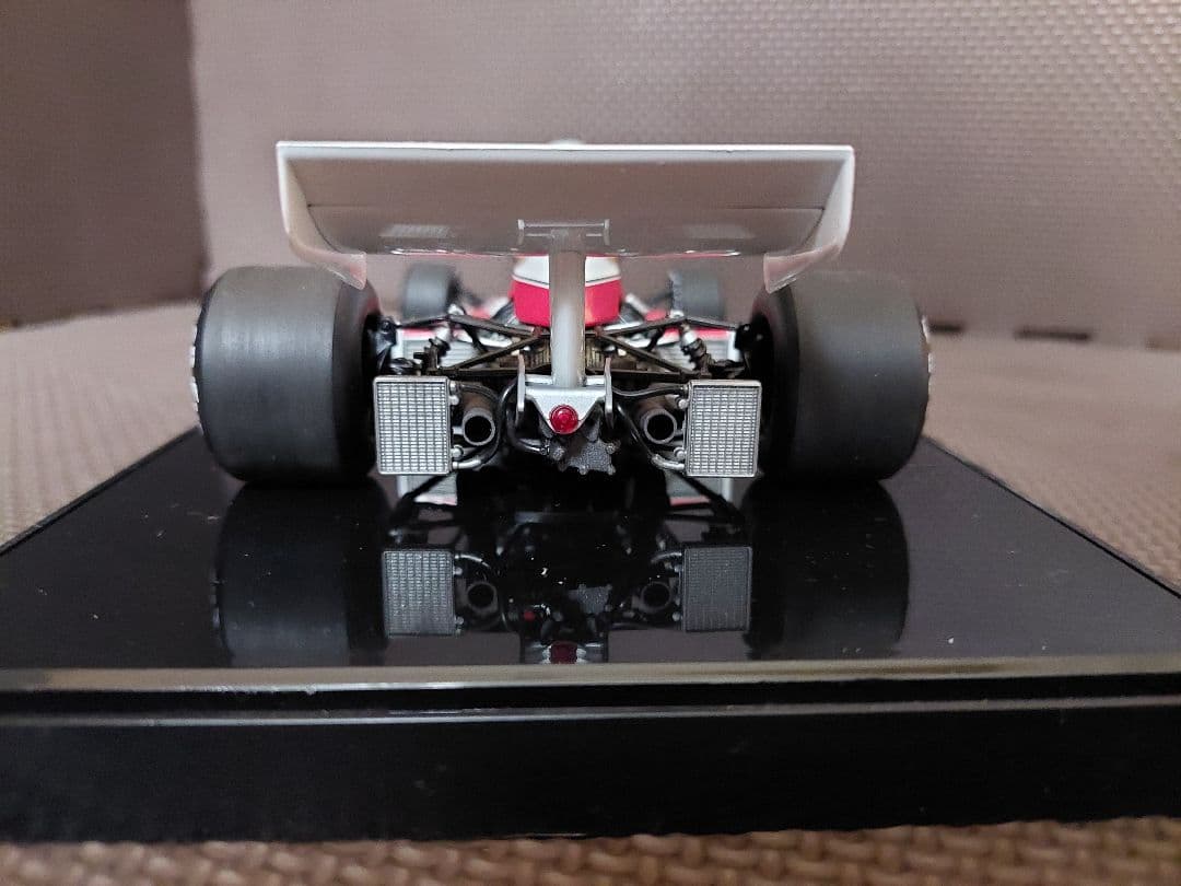 PMA 1/18 ＃５ マクラーレン M23 E.フィツバルディ　マルボロ仕様