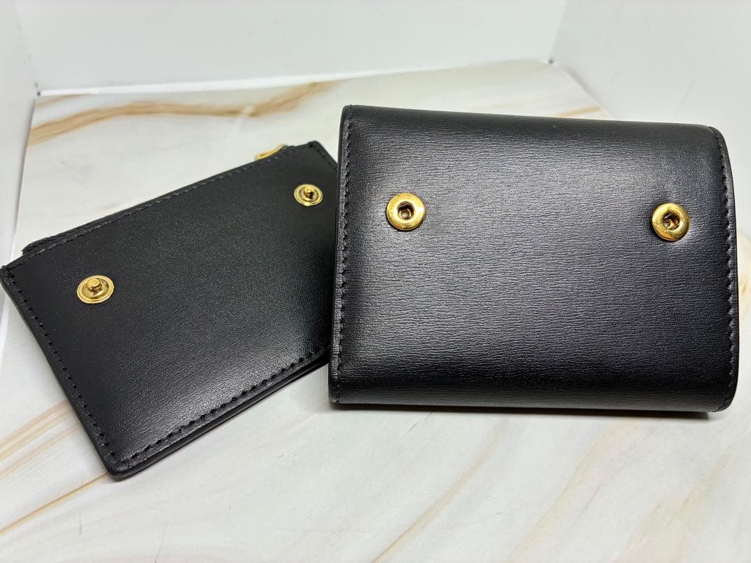 CELINE トリオンフ シャイニーカーフスキン コンパクトウォレット ブラック