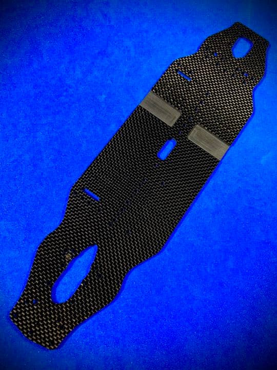 XRAY T4 2020 メインシャーシ　2.2㎜　艶あり平織カーボン　蕨山