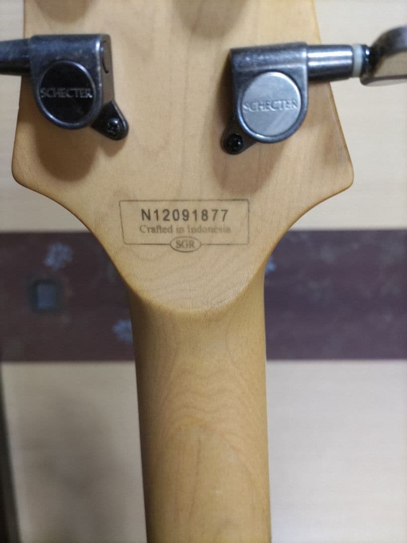 Schecter Omen Extreme 6 サンバースト