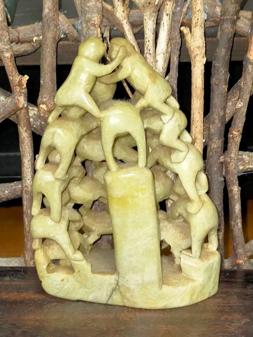 中国　緑石　石　彫刻　とても古い　骨董　古玩