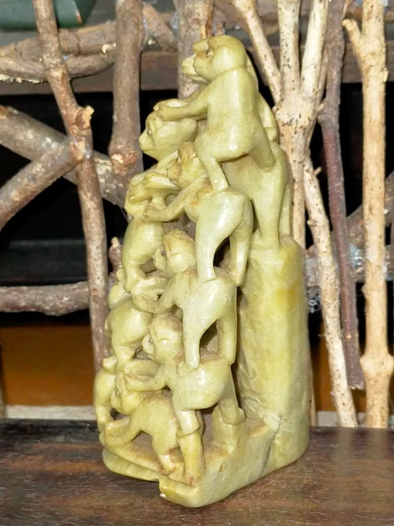 中国　緑石　石　彫刻　とても古い　骨董　古玩