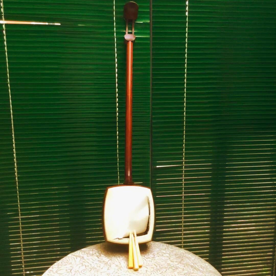 三味線 本体　紫檀材、取手付き、象牙風