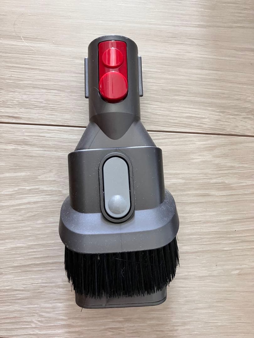 Dyson SV10 v8 fluffy extra 本体とアタッチメント