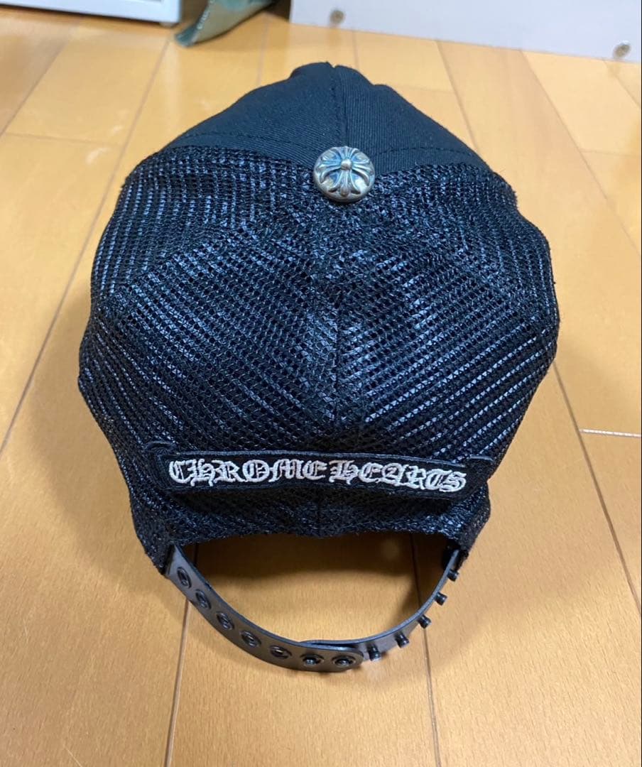 CHROME HEARTS ブラックトラッカーキャップ