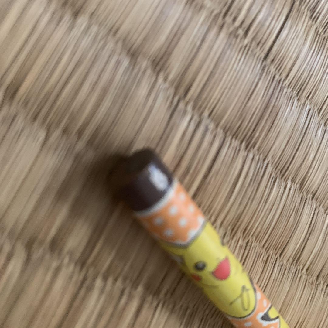 ピカチュウ鉛筆！おまけキャップ付き！