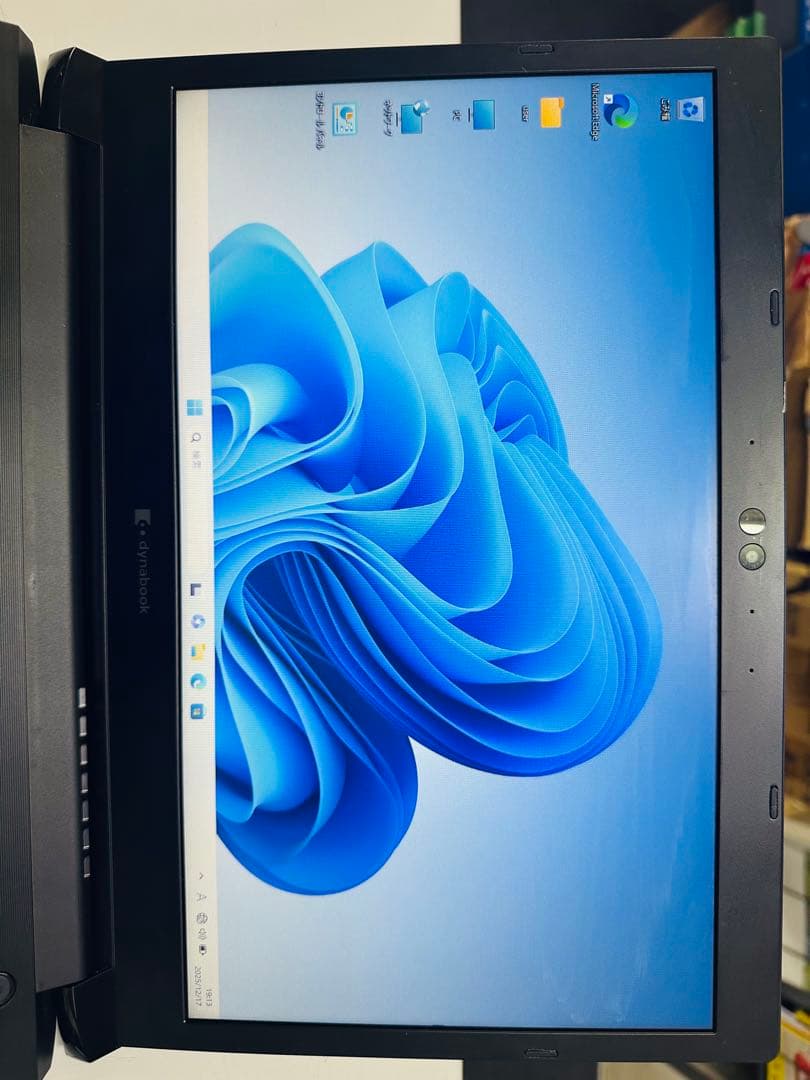 年末セール⑧i7第8世代超薄型東芝13.3型Windows11ノートパソコン