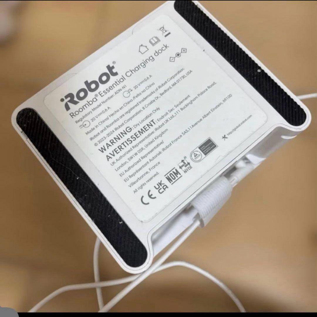 iRobot Roomba ホワイト 充電ドック付き　ルンバ　アイロボット　安い