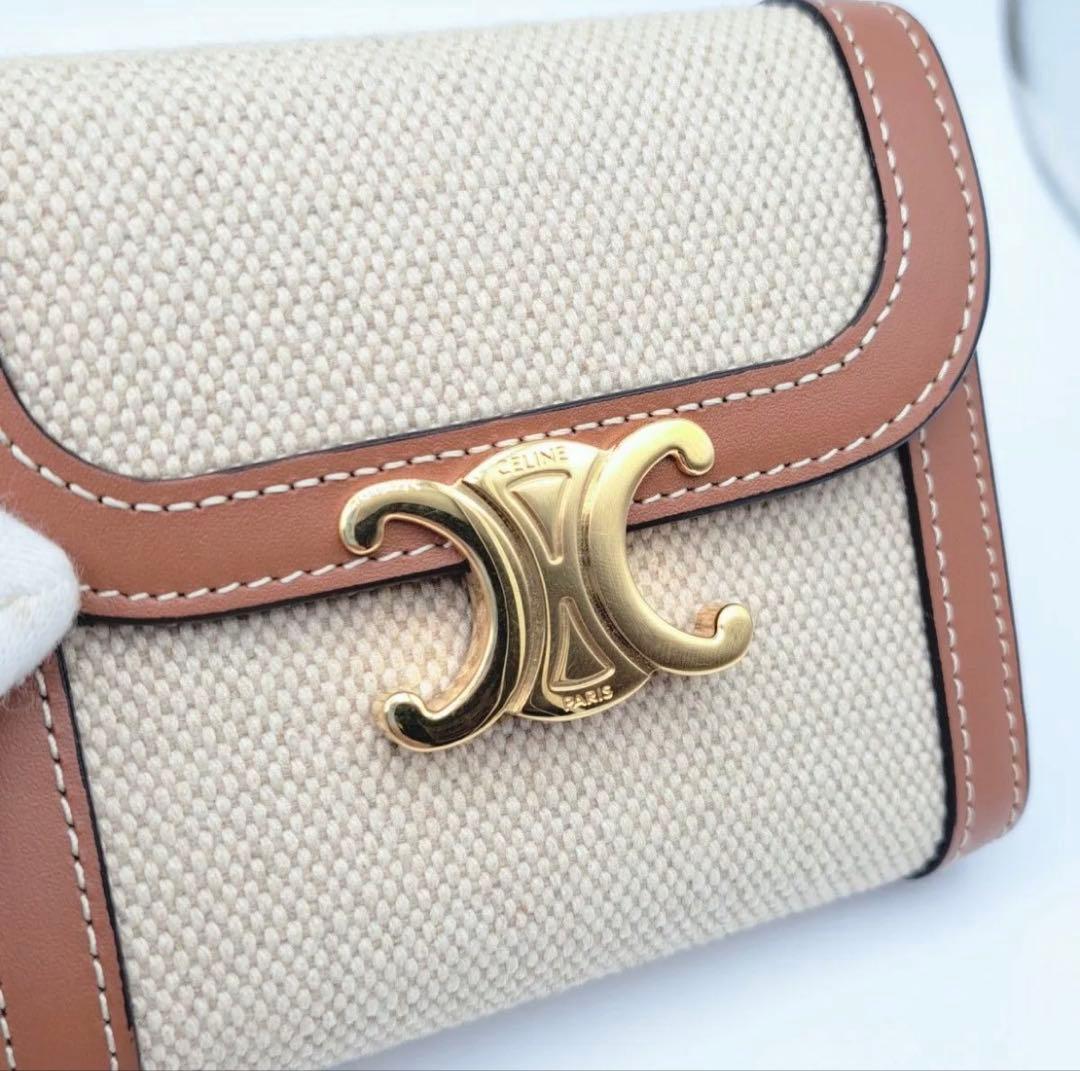 セリーヌ トリオンフ 三つ折り 財布 CELINE