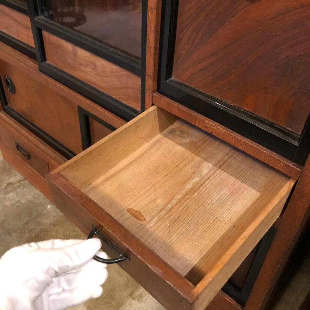 昭和アンティーク　茶棚　飾り棚　木製引き出し　ガラス戸付き　収納棚　茶箪笥　棚