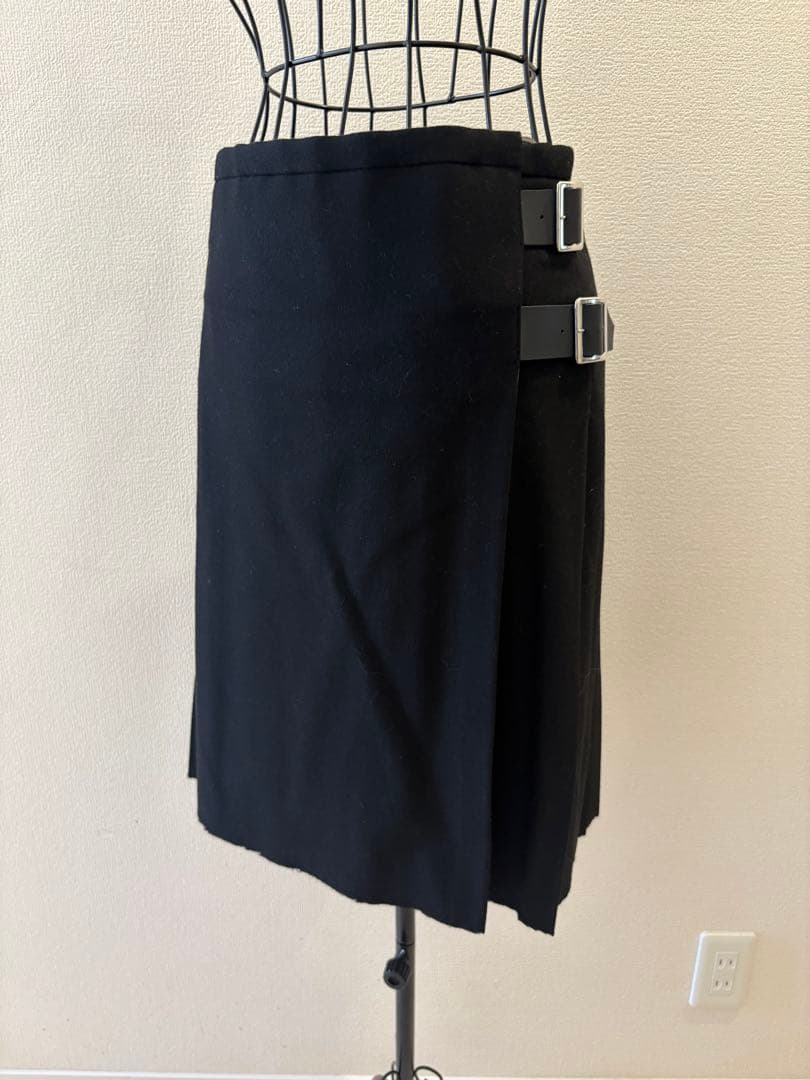 ⭐︎美品⭐︎ヴィヴィアンウエストウッドレッドレーベル黒 プリーツスカートバックル付き