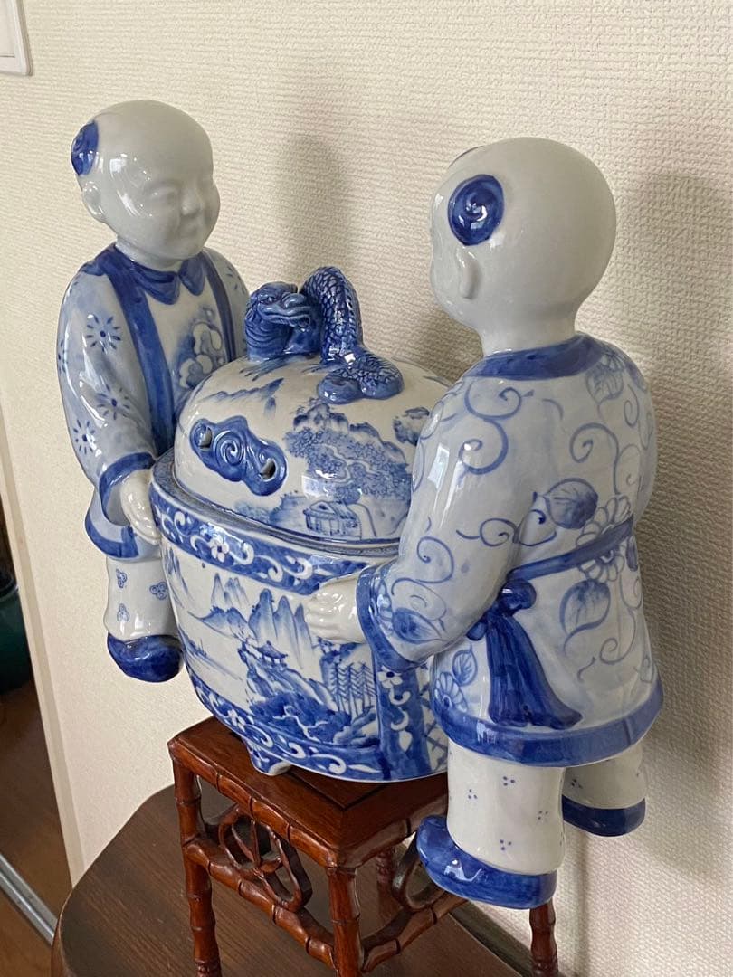 中国美術 陶磁青花唐子 人物香炉 置物 緣起物 希少品 道八大在銘