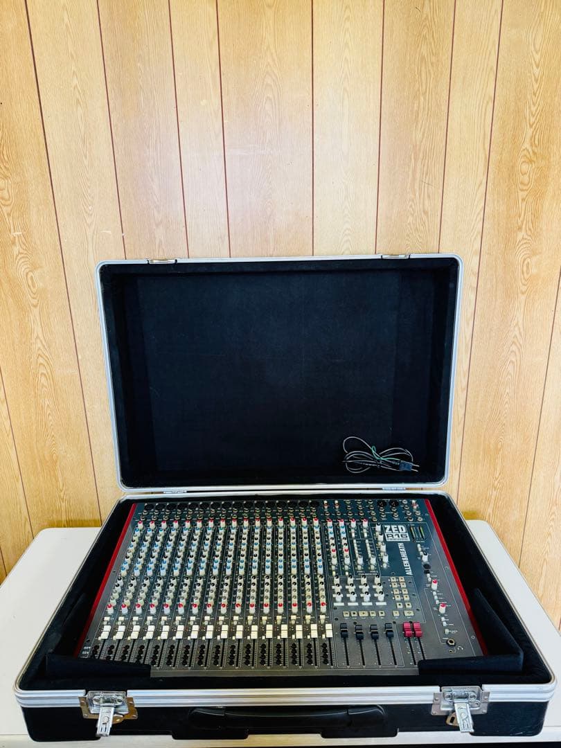 ALLEN&HEATH ZED-R16 GATORケース付